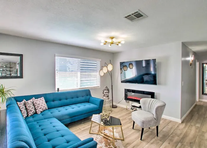 Charming With Patio About 3 Miles To Dtwn! Holiday home