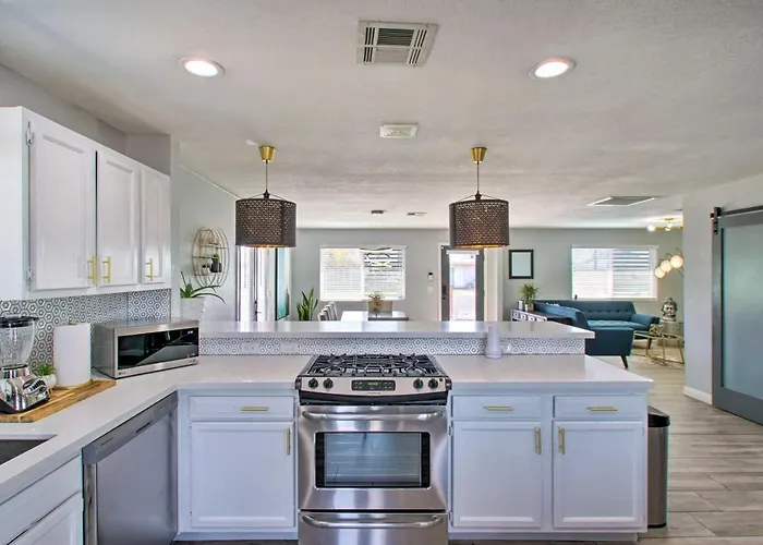 Charming With Patio About 3 Miles To Dtwn! Holiday home *