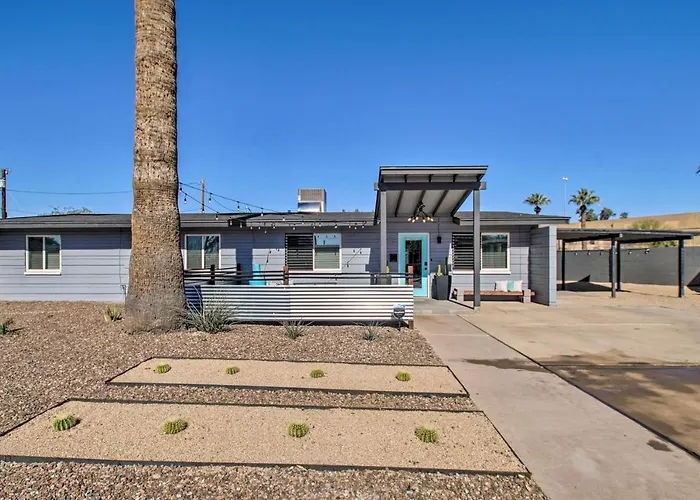 Holiday home Charming With Patio About 3 Miles To Dtwn! *