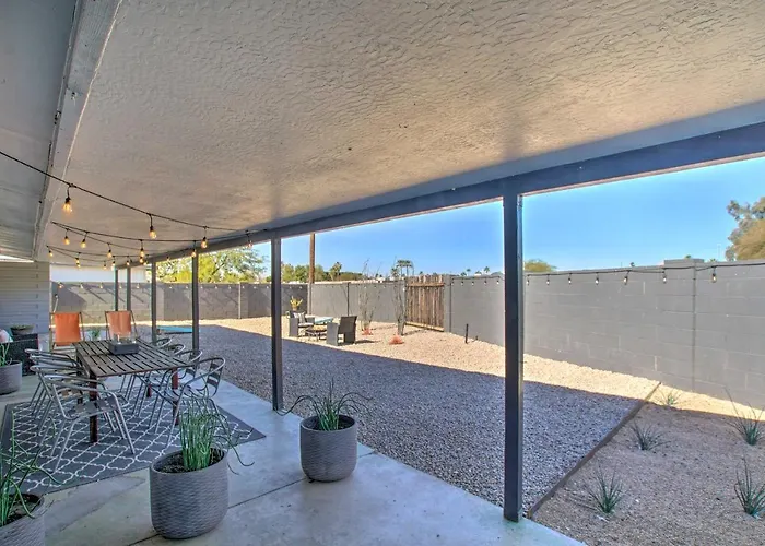 Charming With Patio About 3 Miles To Dtwn! Holiday home